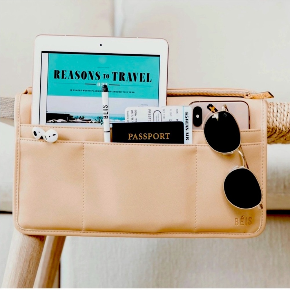 (Not for sale!!) LOOKING TO BUY! 🤩 Preferably NWT but open to previously loved